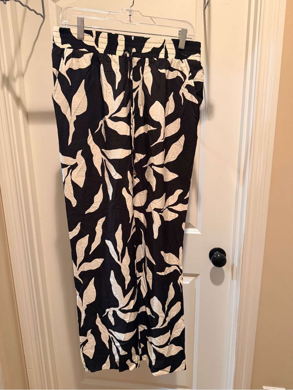 Soho Apparel Black and White Leaf-Print Wide Leg Pants